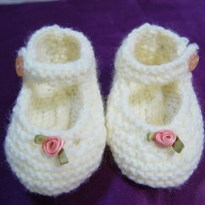 Hand Knit Baby Mary Jane's with Flowers